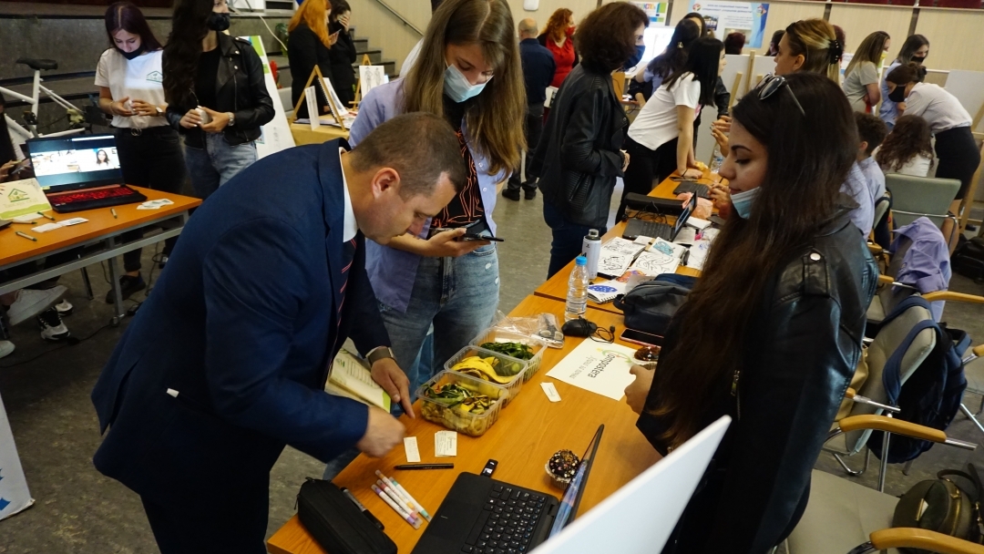 Русенският университет представи своето Иновативно младежко експо