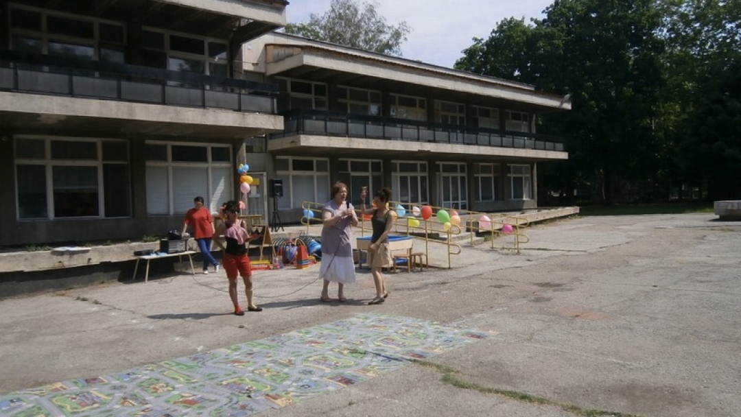 Със спортен празник и тържество завършиха учебната година  в ЦДГ „Зора”