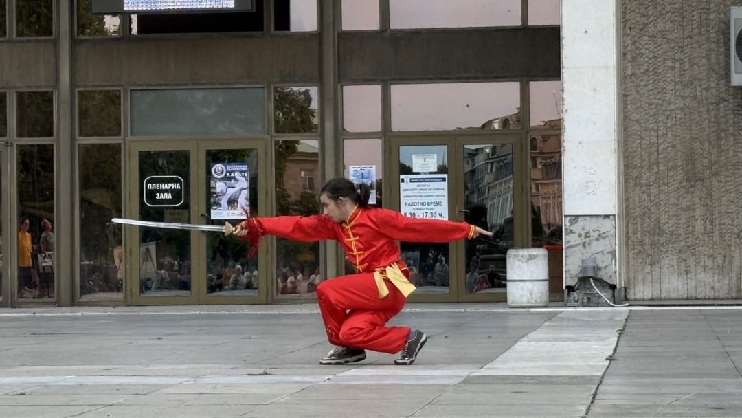 „Спортен фестивал на открито“ популяризира източните бойни изкуства в Русе  
