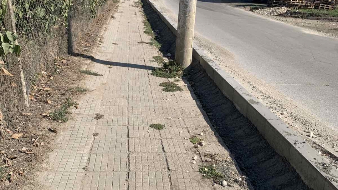 Община Русе продължава да настоява АПИ да възстанови разрушените тротоари в Басарбово и Червена вода