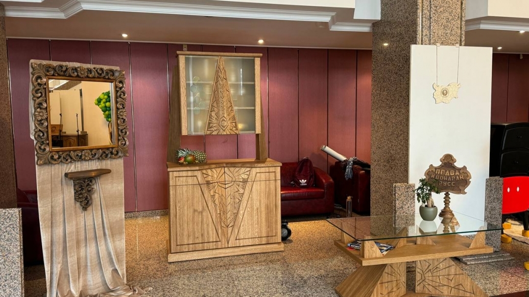 Ученици от девет града се състезават по мебелно производство и дърворезба в Русе