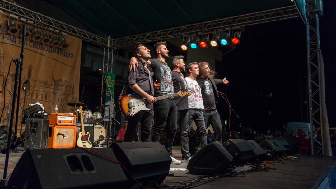 Грийн рок фест събра хиляди фенове на рока в Русе