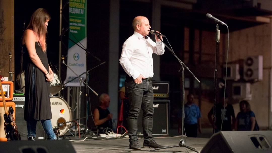 Грийн рок фест събра хиляди фенове на рока в Русе