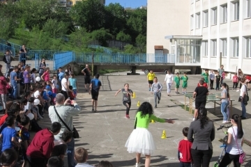 Учители и ученици спортуваха заедно в ОУ „Никола Обретенов“