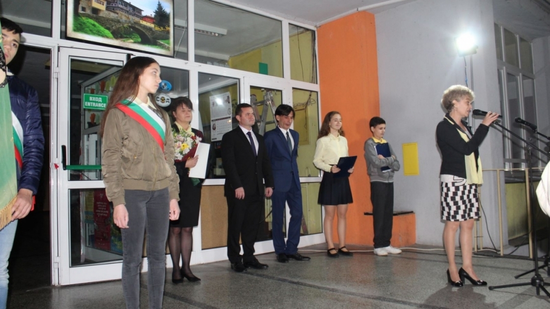 Новият кмет на Русе Пенчо Милков почете патронния празник на ОУ „Любен Каравелов“