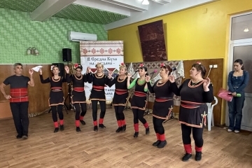 Фолклорен празник събра самодейци и жители в Средна кула