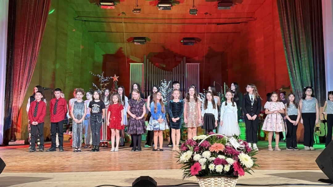 A student from the National School of Arts  "Prof. V. Stoyanov" won the Special Award of the Municipality of Ruse in the national competition "Christmas Star"