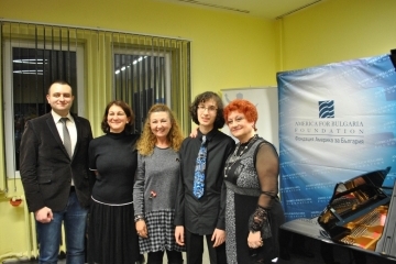 С концерт преставиха новия роял в НУИ "Проф. Веселин Стоянов"