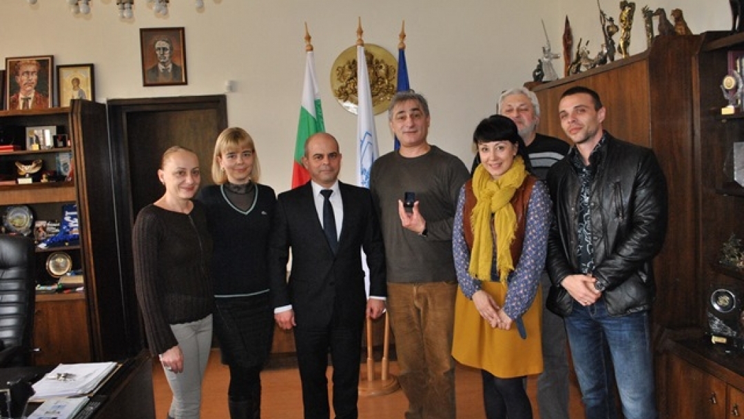 Кметът Пламен Стоилов  връчи златна значка на Христо Гърбов