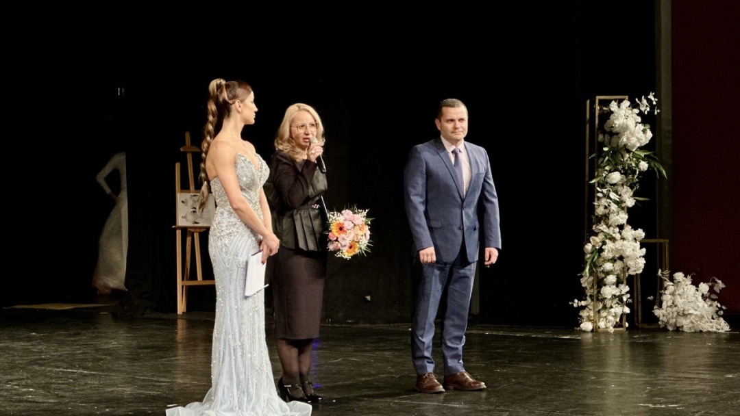 Спектакълът „Асамблея на красотата и модата“ превърна сцената на Доходното здание в пространство на естетика и съпричастност