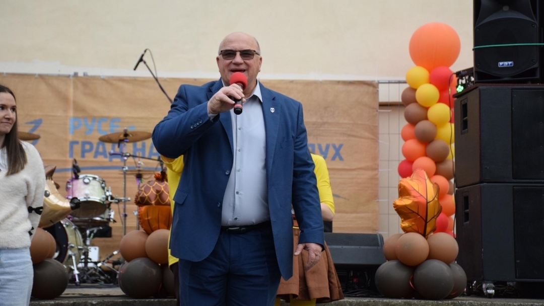 Средна кула празнува с фолклор, семейни игри и рок финал със „Сигнал“