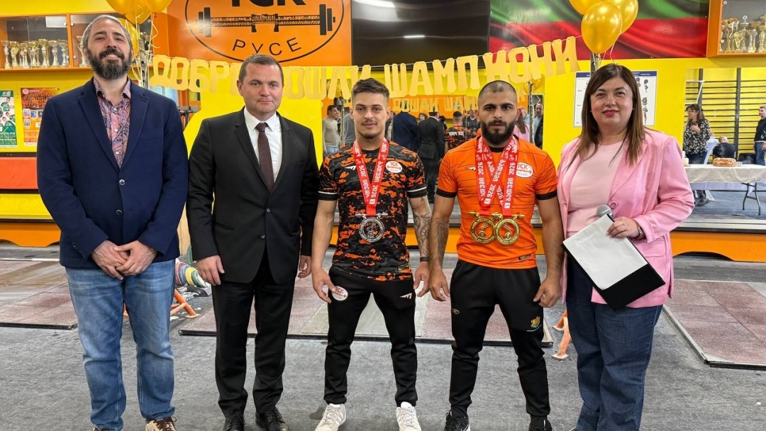 Ангел Русев и Дениз Данев с парични премии и грамоти от кмета Пенчо Милков 