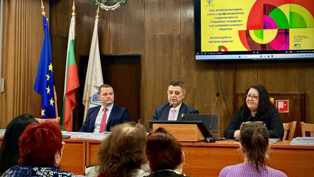 Кметът Пенчо Милков поздрави социалните работници в Русе по случай техния празник