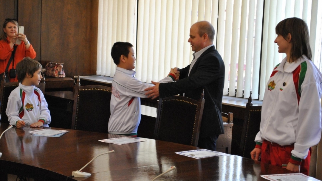 Кметът Пламен Стоилов поздрави възпитаниците на спортен клуб “Калагия“ за поредните им постижения