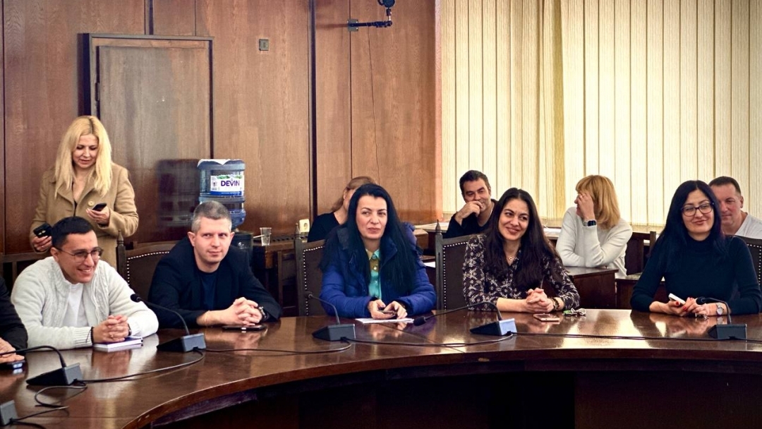 14 фотоволтаични системи вече захранват уличното осветление в 10 населени места от община Русе