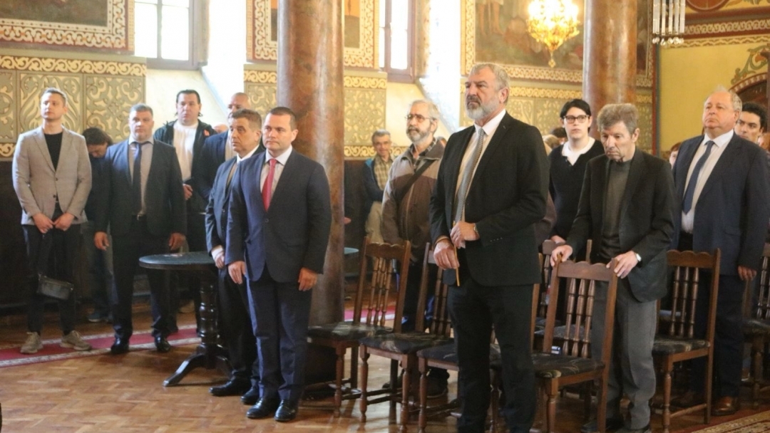 С тържествена церемония и благодарствен молебен бе отбелязан Празникът на Русе