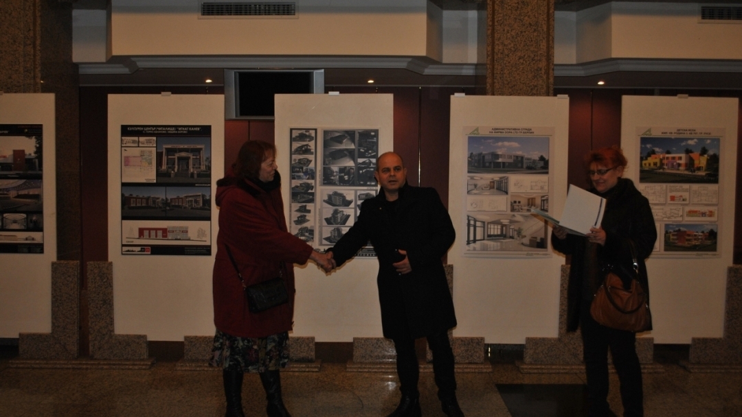 Кметът Пламен Стоилов откри архитектурна изложба