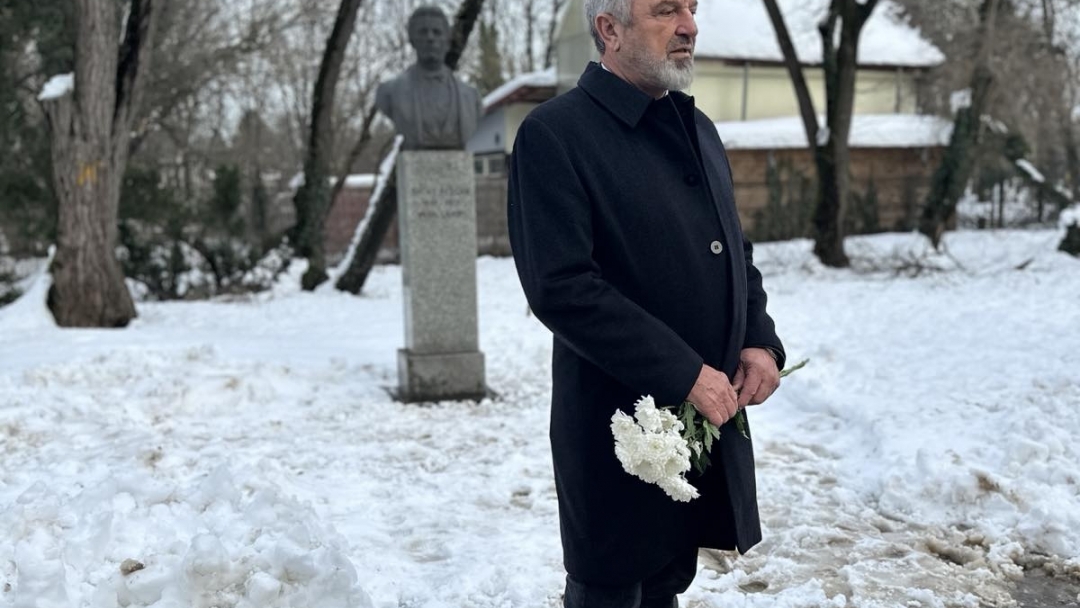 Заместник-кметът Енчо Енчев и българската общност в Букурещ почетоха паметта на Васил Левски