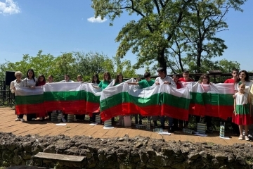 Три отбора с имена на възрожденци премериха историческите си знания по „Памет българска“