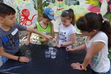 Знания и забавления в библиотеката в Русе