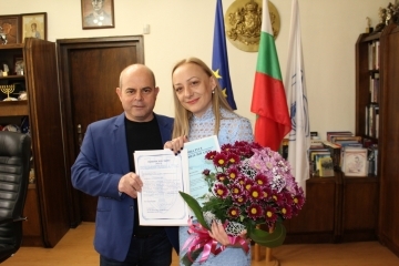 Заместник-кметът Наталия Кръстева отпразнува рождения си ден 