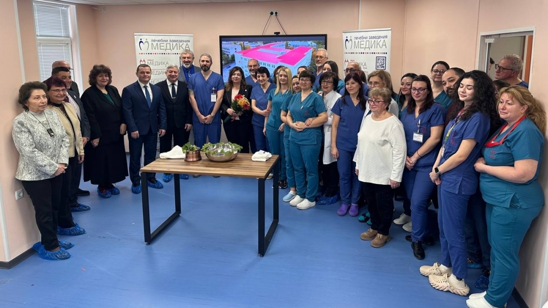 Русе отбеляза Бабинден с ритуал и благодарност към медицинските специалисти