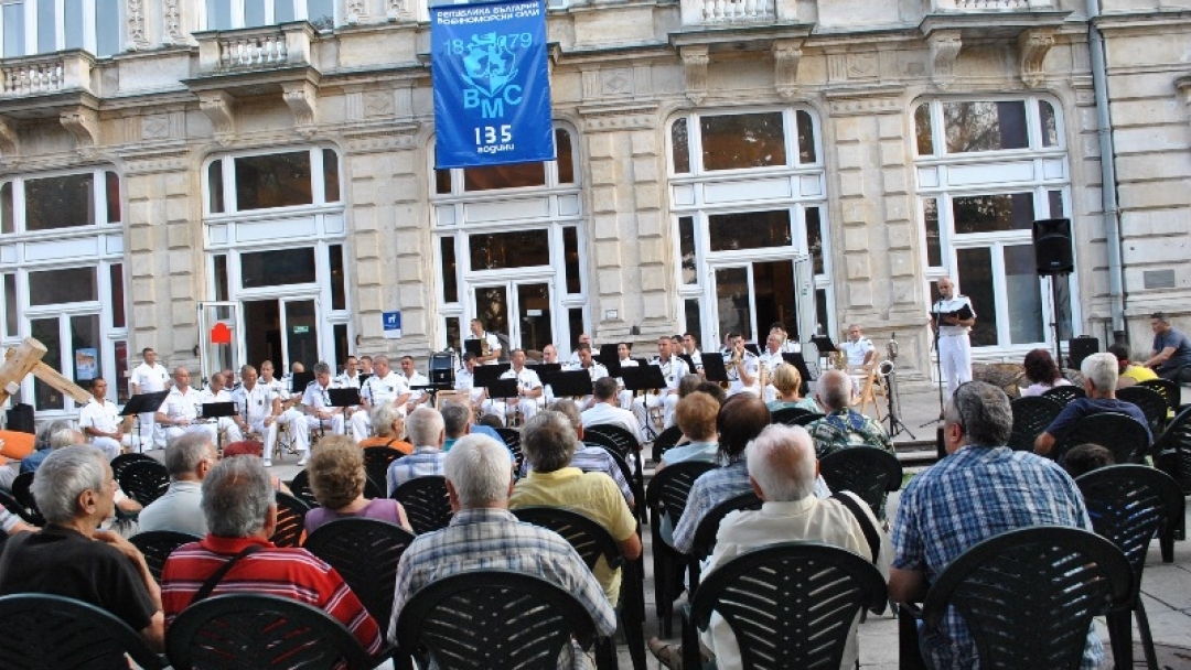 С концерт и церемония на Паметника на моряка отбелязахме 135 години от създаването на Военноморските сили