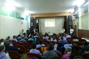 Доброволци предадоха знания за здравословния начин на живот на свои връстници в СУПНЕ „Фридрих Шилер“