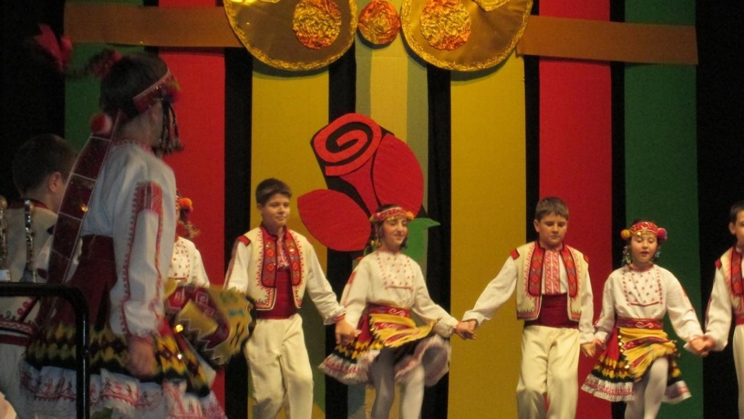 Таланти от 22 града се представиха на шестия Национален фолклорен конкурс 