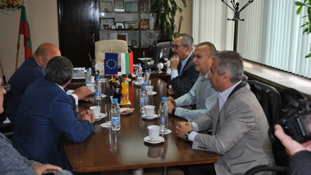 Министър Красен Кралев ще присъства на  юбилея на спортното училище 