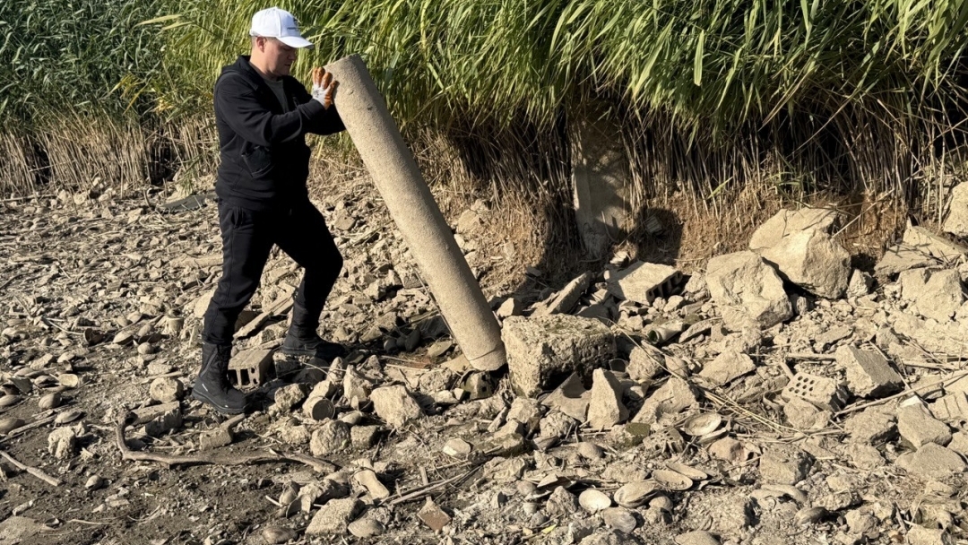 Десетки русенци се включиха в доброволческата акция за почистване на язовира в Николово