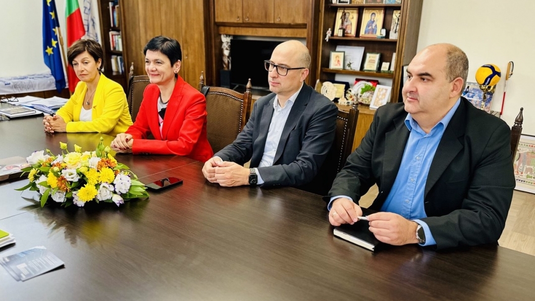 Pencho Milkov discussed new directions for cooperation in the field of innovation and security with the management of Siemens and the University of Ruse