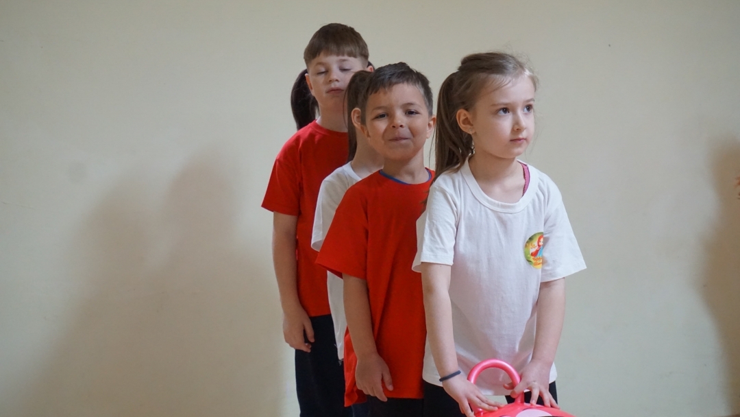 Откриха обновения физкултурен салон в детска градина „Зора“