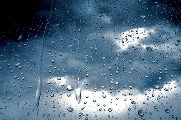 Очаквани валежи и силен вятър в община Русе през късните часове на деня изискват повишено внимание при придвижване 