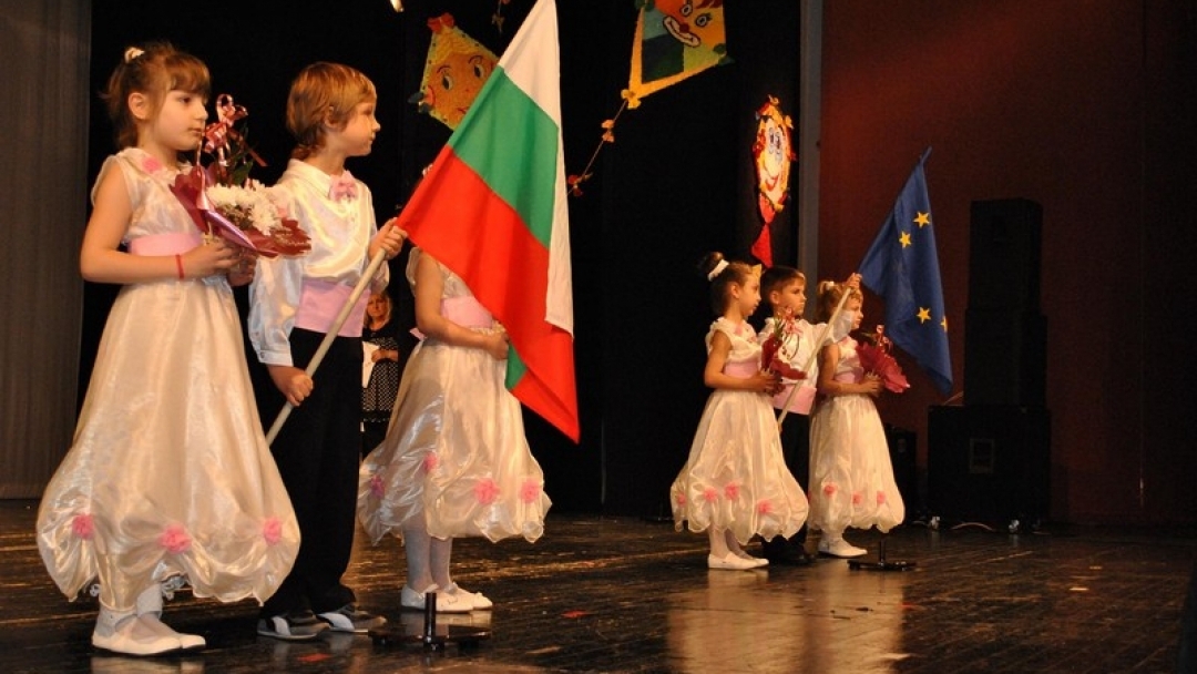 Русенските детски градини представиха своя традиционен годишен концерт