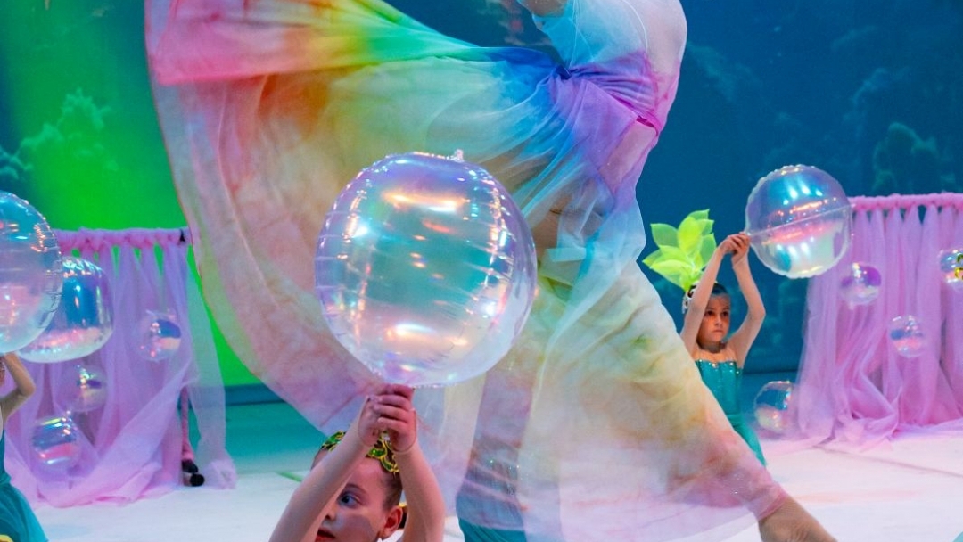 Freedom Dance Studio представи дългоочакваната премиера "Цветна"