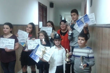 Наградени солисти от ДВГ "Слънце" на международен конкурс в Букурещ