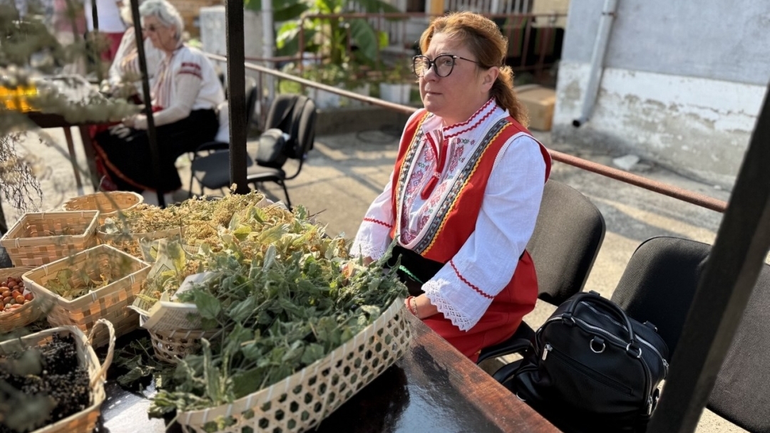 Есенният пазар „От нивата до трапезата“ събра в Ново село занаяти, традиции и местни вкусове