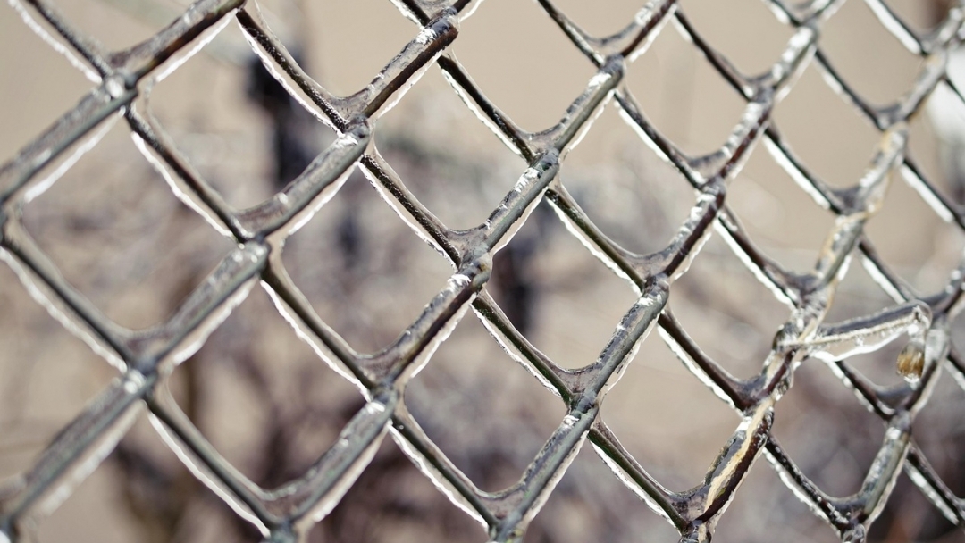 Общинските спортни обекти в Русе се затварят временно поради влошени метеорологични условия