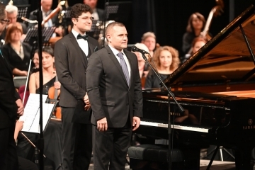 Със симфоничен концерт на Русенския фестивален оркестър бе дадено началото на 65-ите „Мартенски музикални дни“