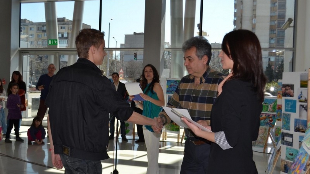 350 творби от два континента в конкурса  „Вода и енергия”