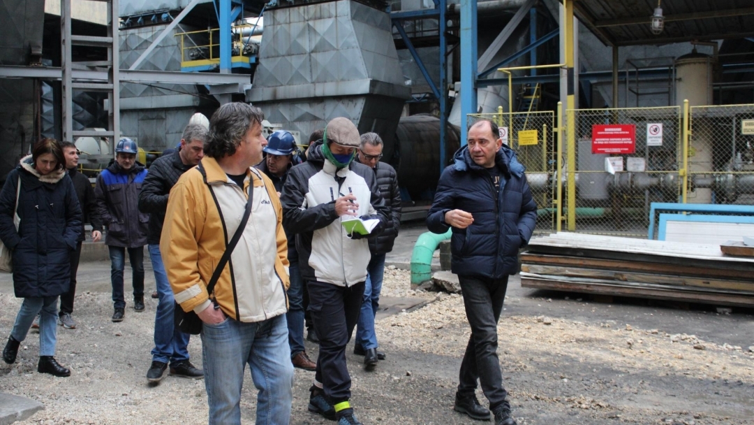 Членове на Обществения съвет по околна среда посетиха „Топлофикация Русе“