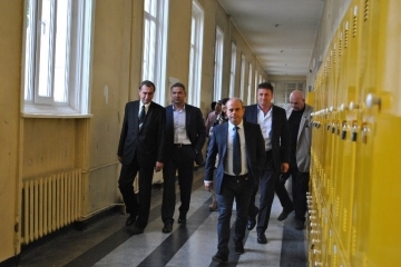 Математическата гимназия се сдоби с нов компютърен кабинет