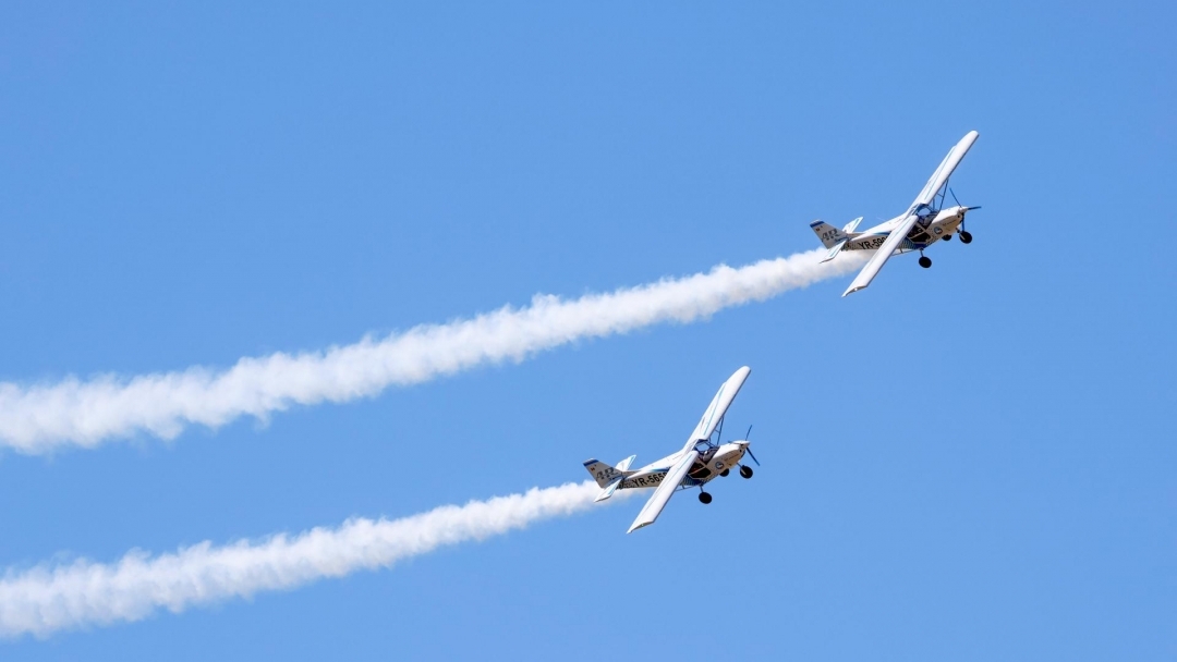 Русе посрещна националния шампионат по безмоторно летене с впечатляващо авиошоу