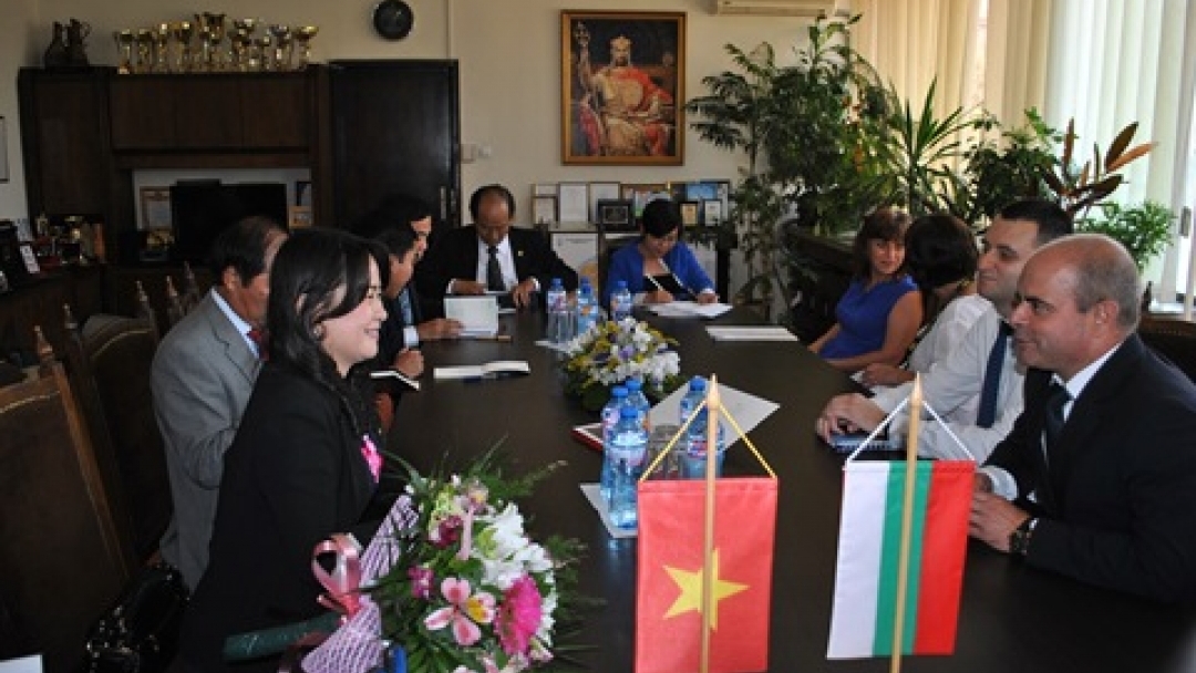 Делегация от Виетнамския град Кън Тхъ е на официално посещение в Русе