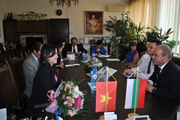 Делегация от Виетнамския град Кън Тхъ е на официално посещение в Русе