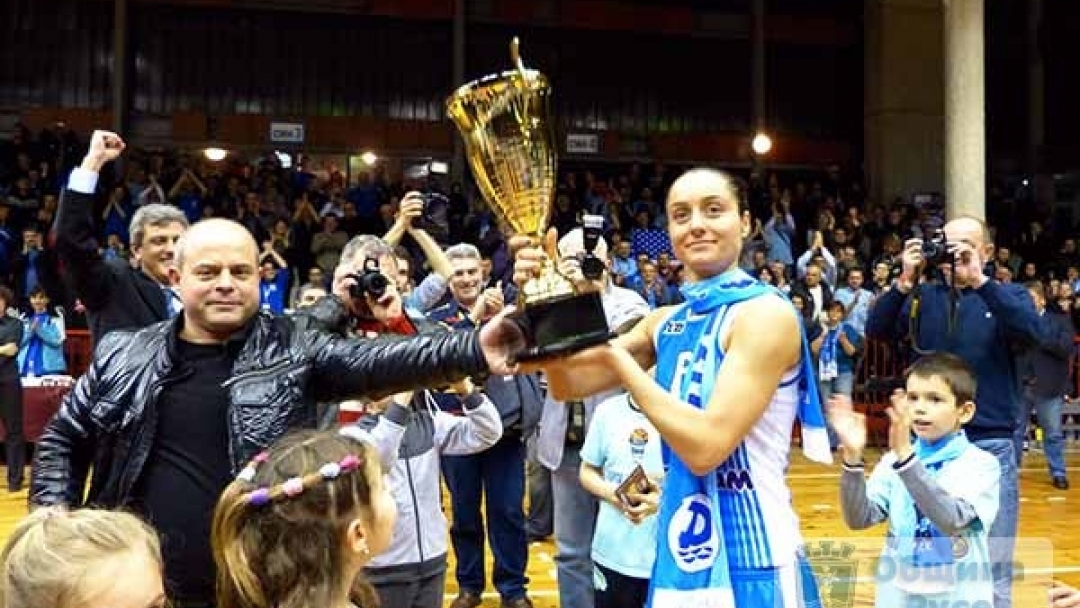 Купа България остана за четвърти път при баскетболистките от „Дунав 8806“
