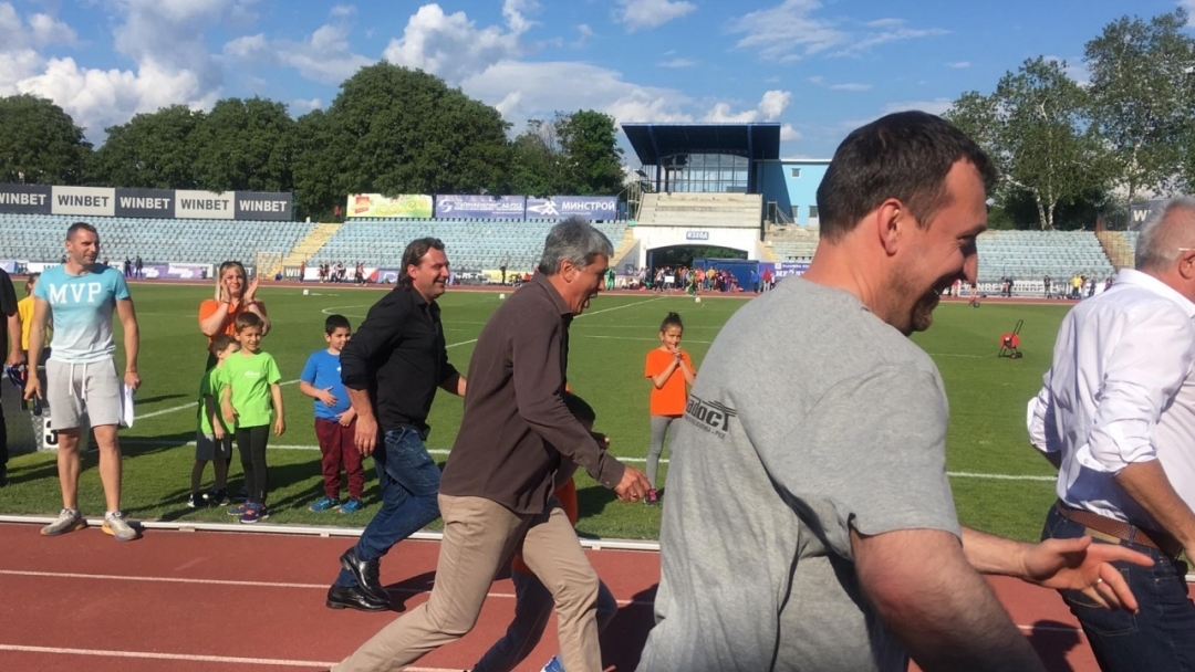 Зам.-кметът инж. Димитър Наков даде старт на Международния турнир „Младост“