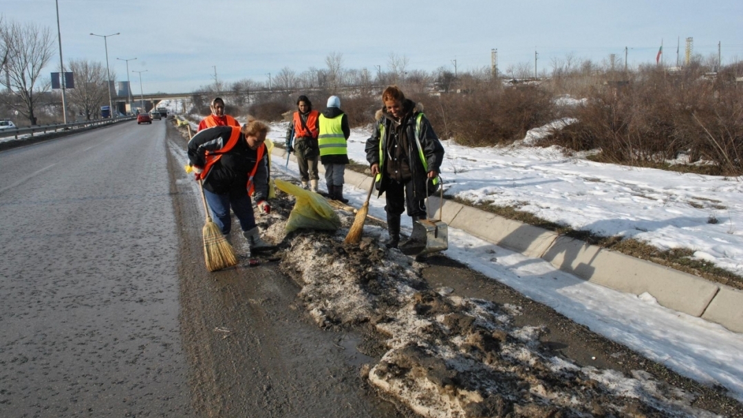 Шахтите в Русе се разчистват ударно за да поемат стопения сняг 