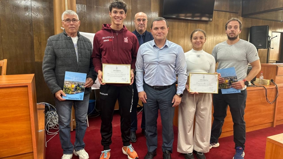 Представители на Националния младежки форум обсъдиха с Пенчо Милков идеи за развитие на града